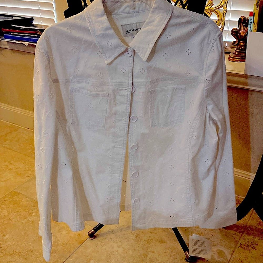 Jones New York- White Floral Embroidered Stretch Jacket - Size XL